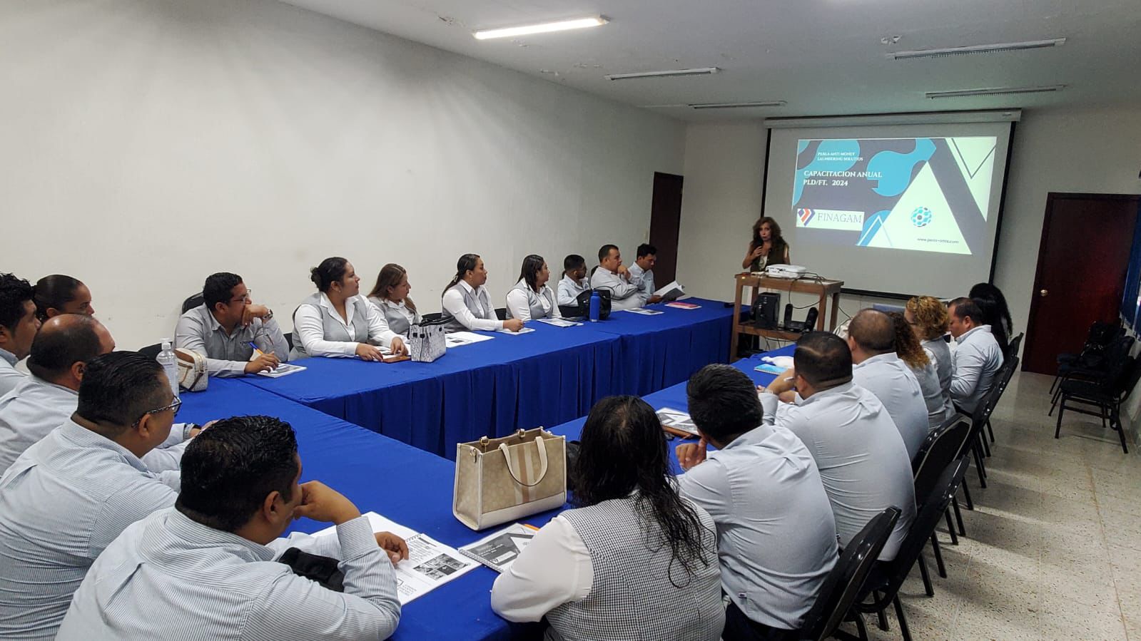 Capacitación Anual PLD/FT 2024. Impartida por Perla AMLS con la Lic. Blanca Larrañaga
